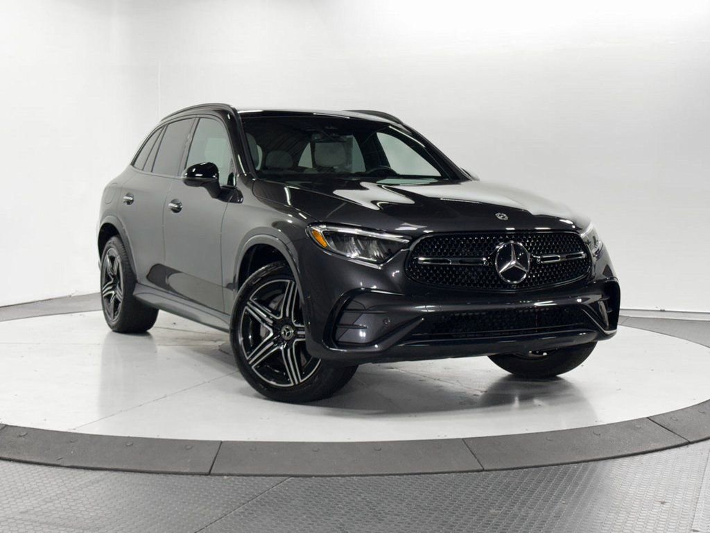 Used 2025 Mercedes-Benz GLC 350e 4MATIC w/ AMG Line image 1