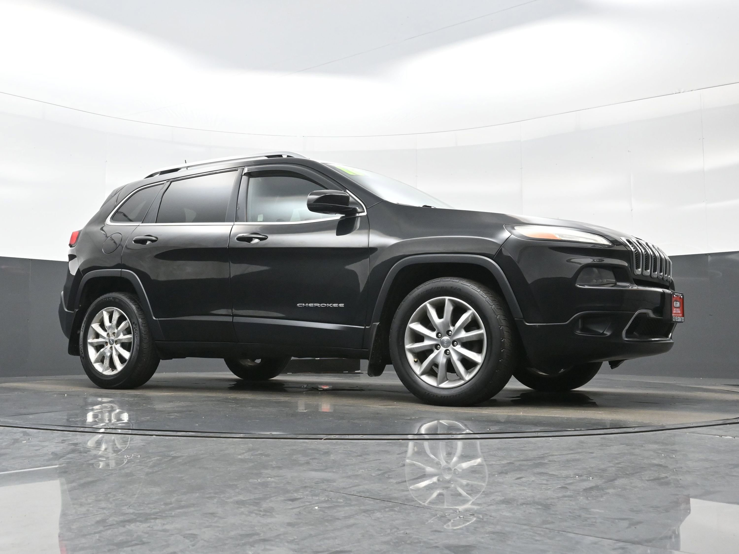 Used 2016 Jeep Cherokee Limited AWD/4WD image 29