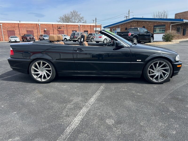 Used 2002 BMW 325Ci Convertible image 2