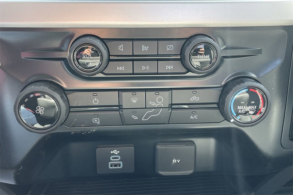 New 2024 Ford F550 4x4 Regular Cab Super Duty image 27