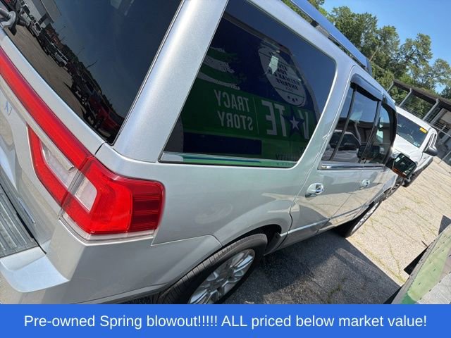 Used 2016 Lincoln Navigator Select AWD/4WD image 13