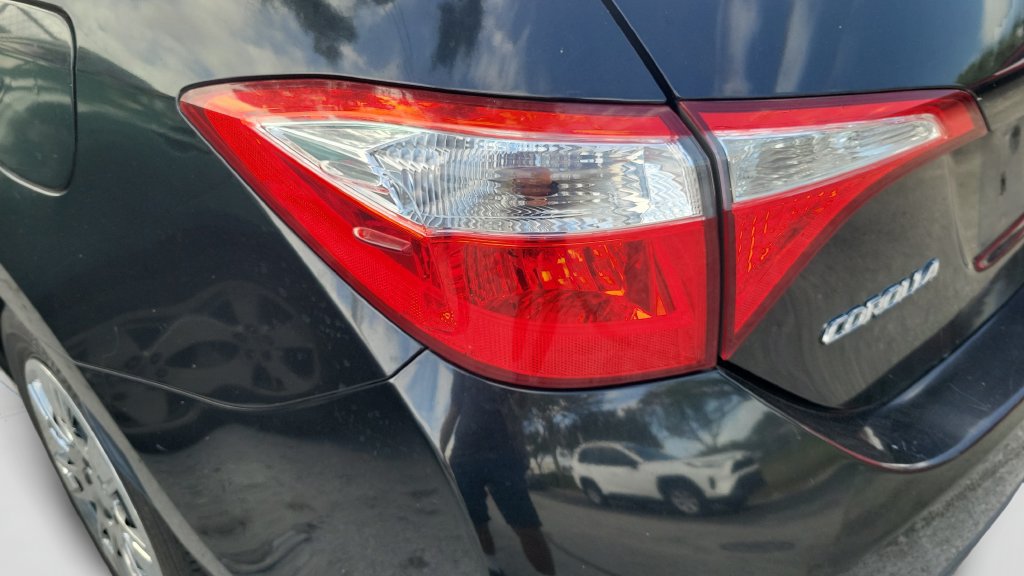 Used 2015 Toyota Corolla LE FWD image 8