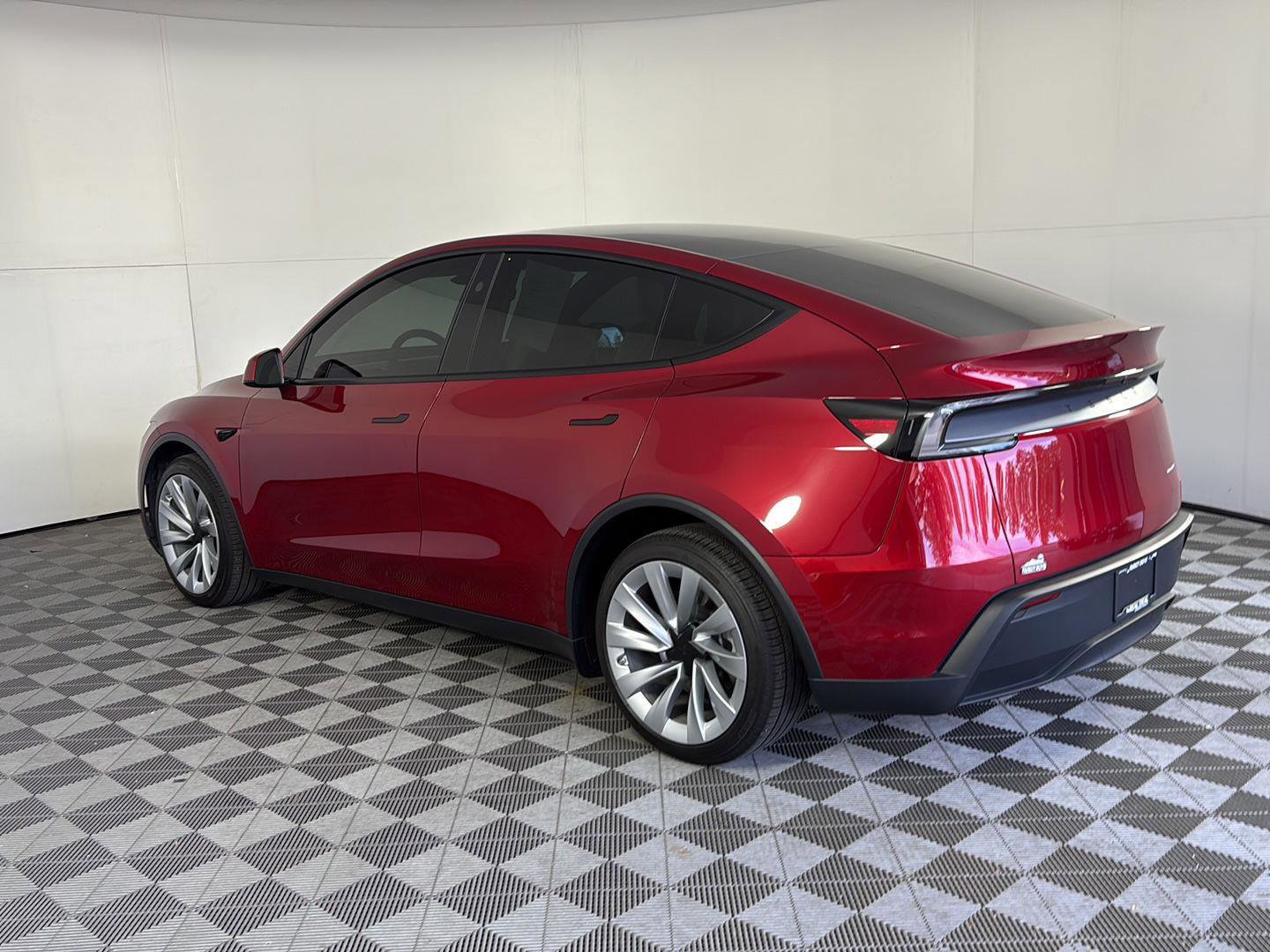 Used 2026 Tesla Model Y Long Range image 7