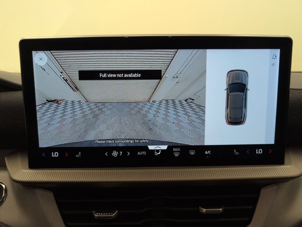 Used 2025 Ford Explorer Active RWD image 21