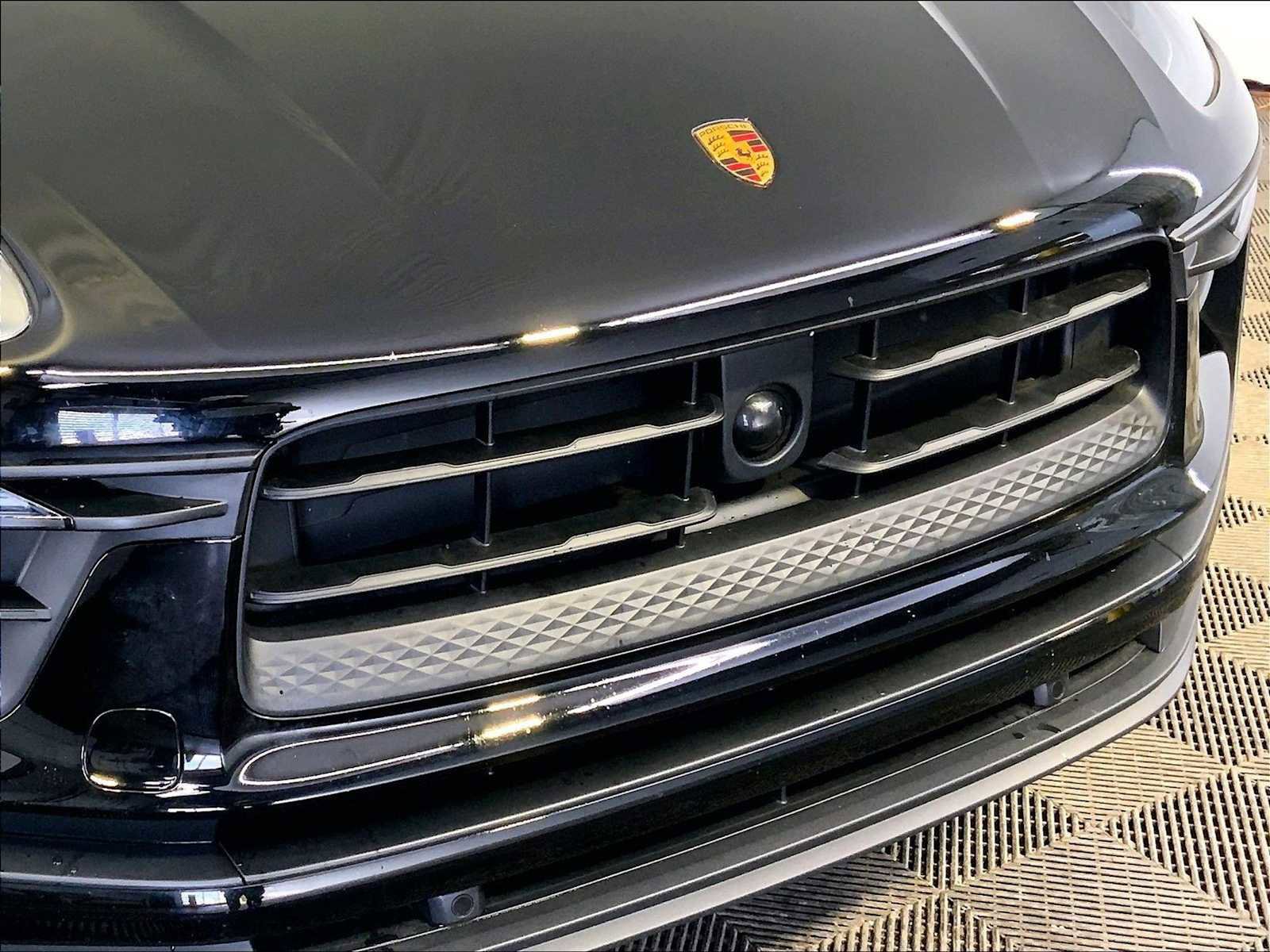 Certified 2023 Porsche Macan image 34