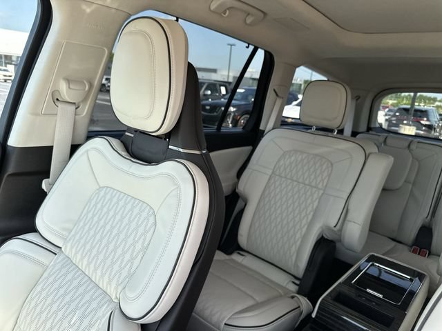 Used 2024 Lincoln Aviator Black Label AWD/4WD image 12