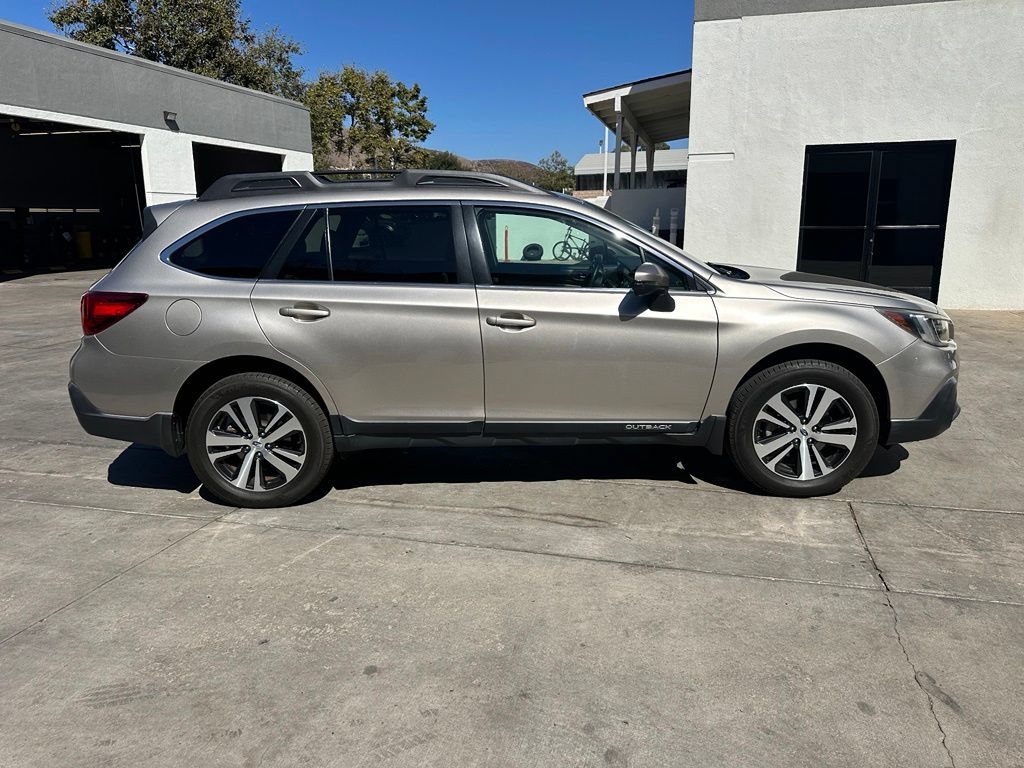 Used 2018 Subaru Outback 2.5i Limited AWD/4WD image 4