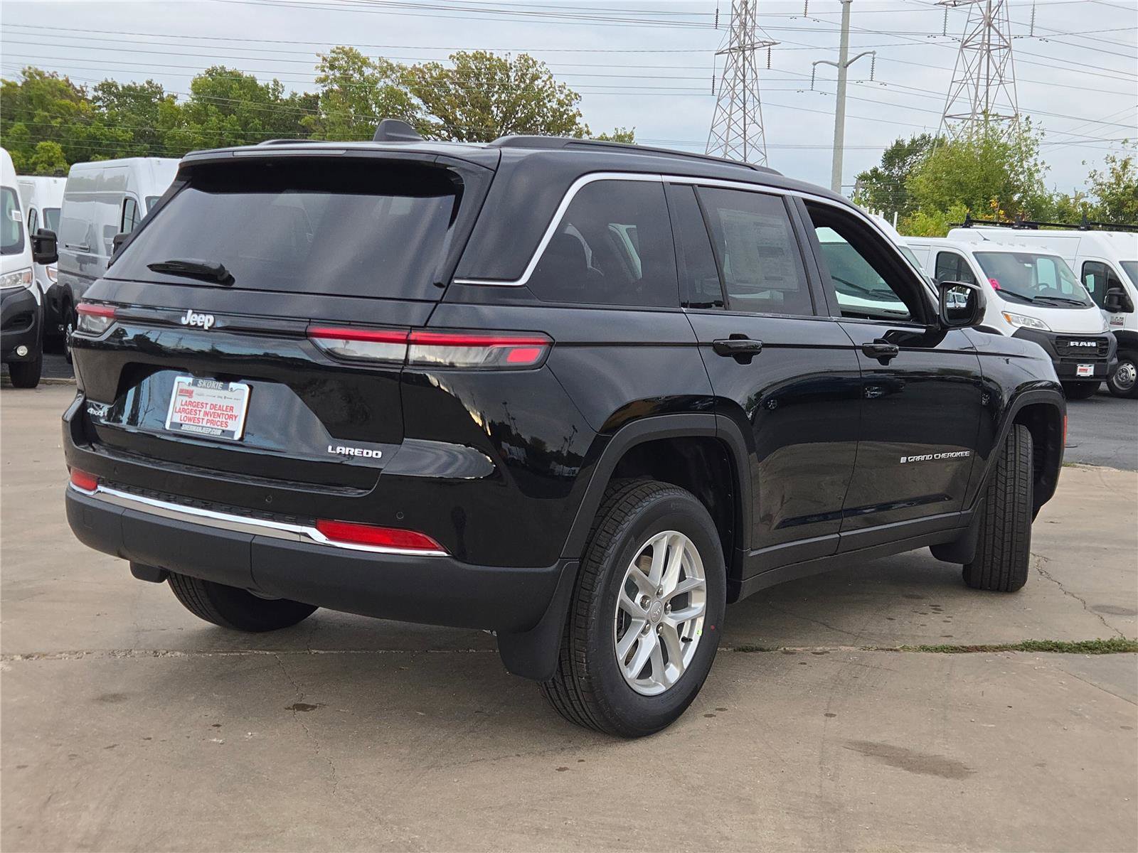 New 2025 Jeep Grand Cherokee Laredo w/ Luxury Tech Group I image 12