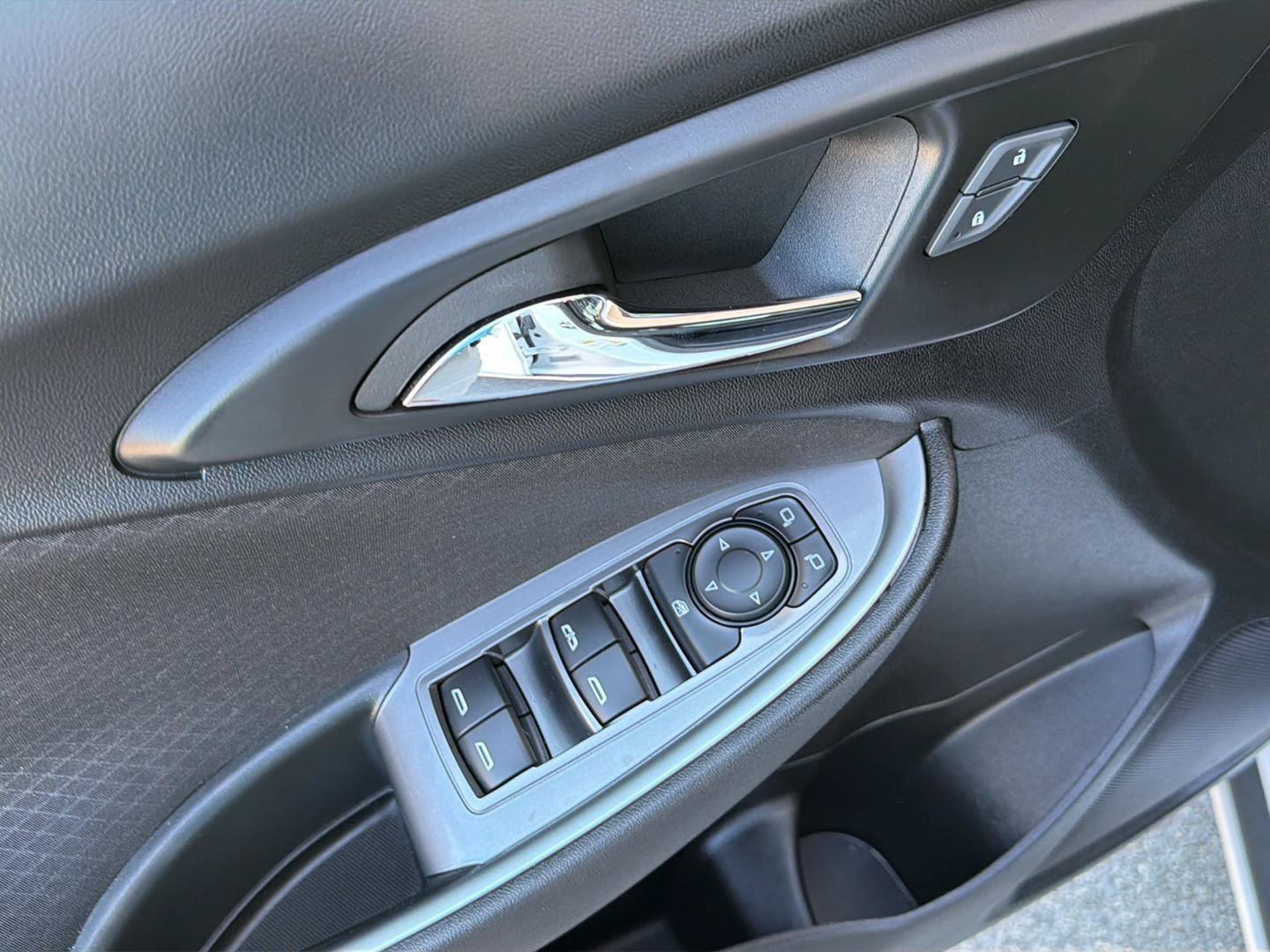 Used 2024 Chevrolet Malibu LT FWD image 31