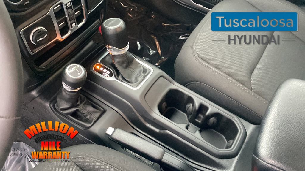 Used 2023 Jeep Gladiator Sport image 23