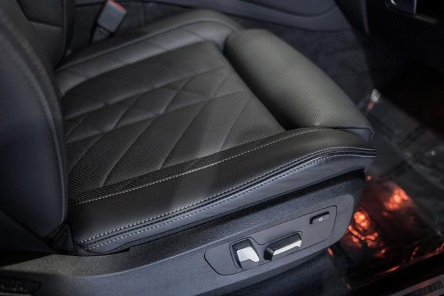 Used 2023 BMW X5 xDrive40i w/ M Sport Package image 38