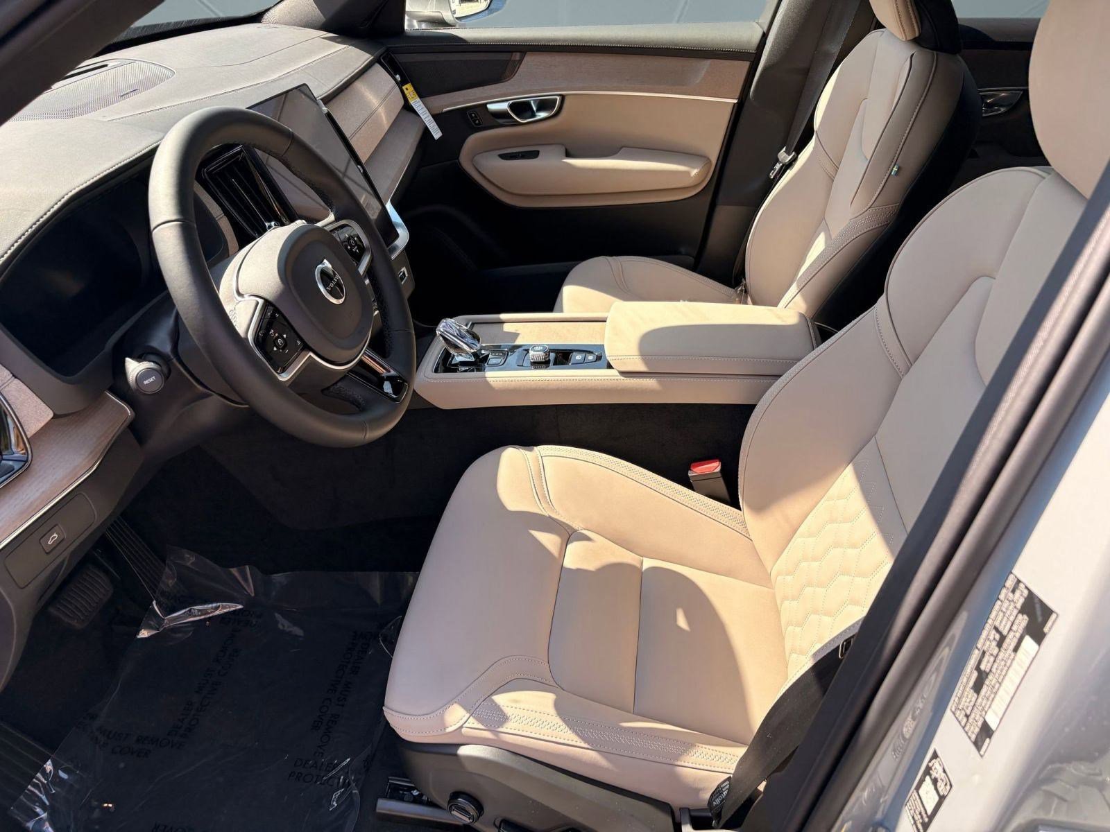 New 2026 Volvo XC90 B6 Plus w/ Protection Package image 5