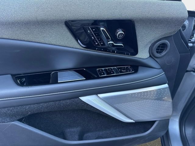 New 2025 Cadillac Optiq Sport 2 w/ LPO, ONYX Package image 14