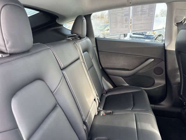 Used 2022 Tesla Model Y Long Range image 11