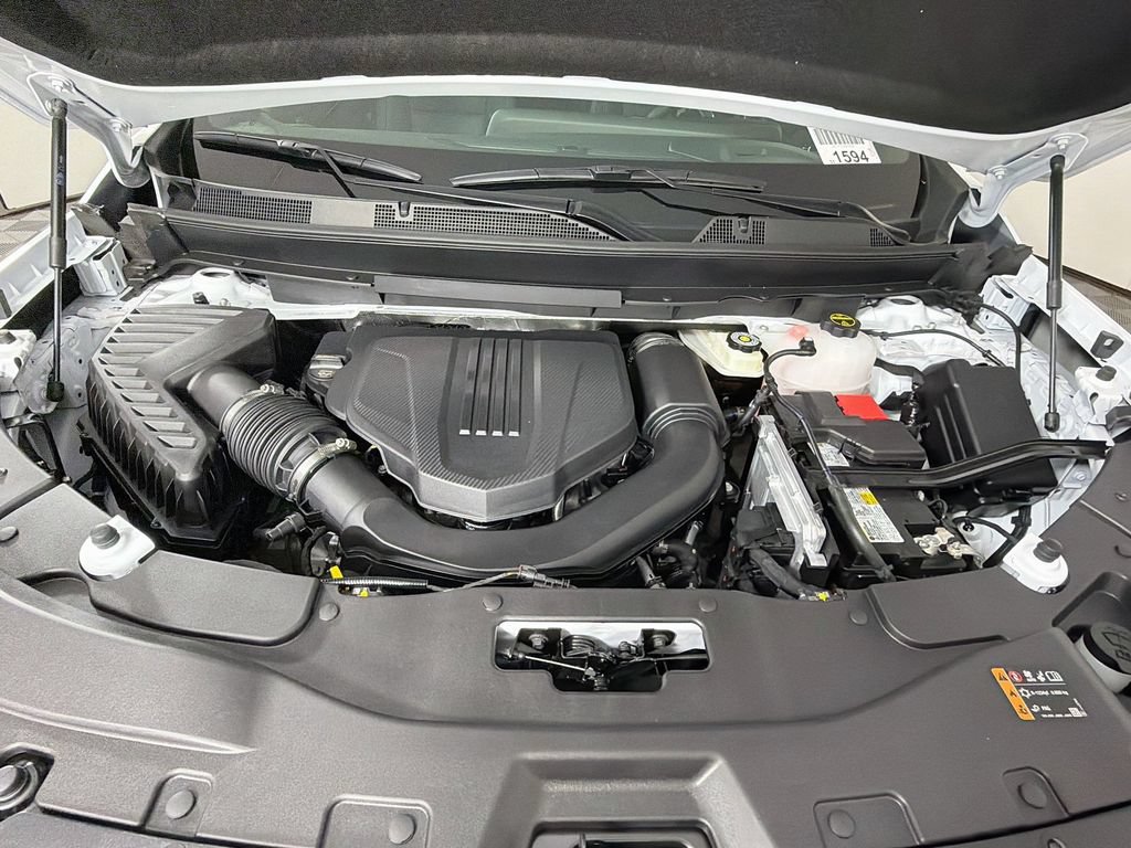 New 2027 Chevrolet Traverse LT w/ Sun and Wheel Package FWD image 32