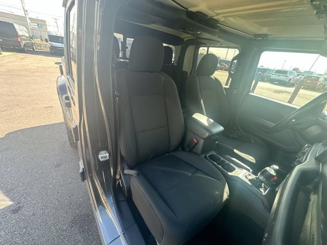Used 2022 Jeep Gladiator Sport AWD/4WD image 25