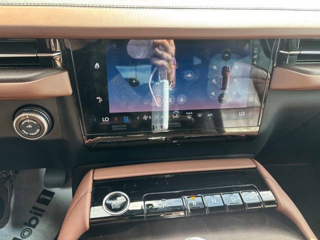 Used 2025 Lincoln Navigator Reserve image 30