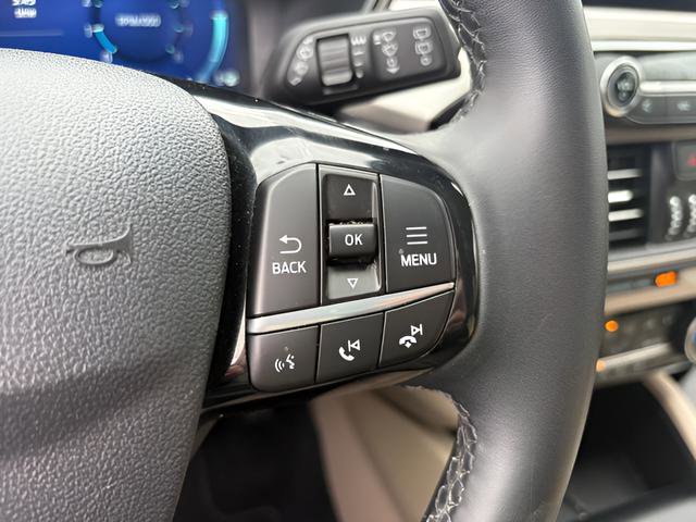Used 2022 Ford Escape SEL w/ Technology Package AWD/4WD image 18