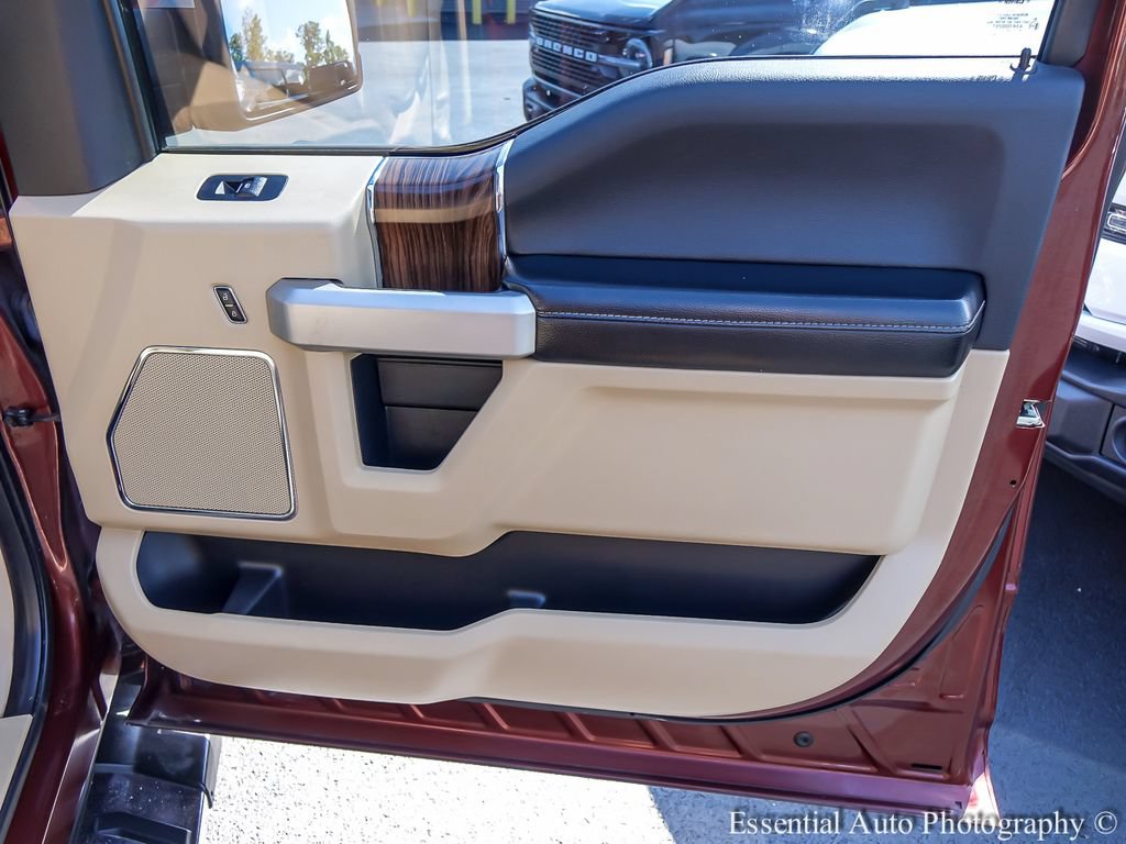 Used 2015 Ford F150 Lariat w/ Equipment Group 502A Luxury AWD/4WD image 25