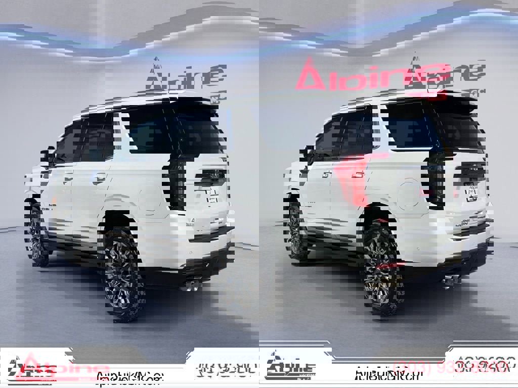 Used 2023 GMC Yukon Denali Ultimate image 3