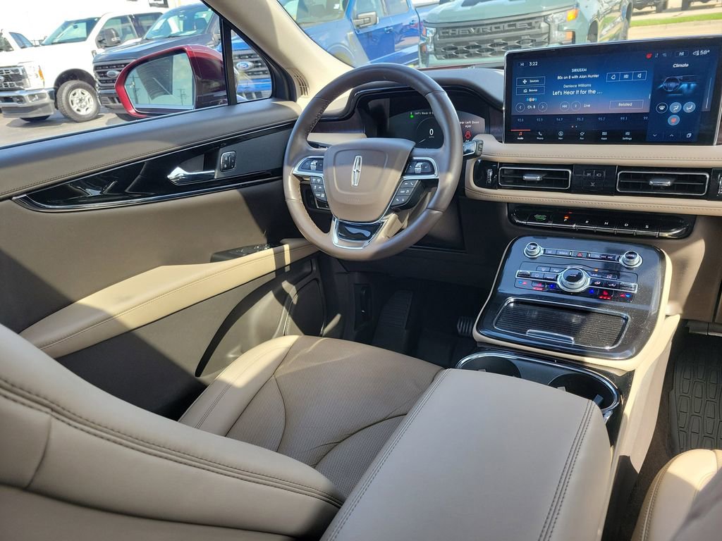 Certified 2022 Lincoln Nautilus Reserve image 13