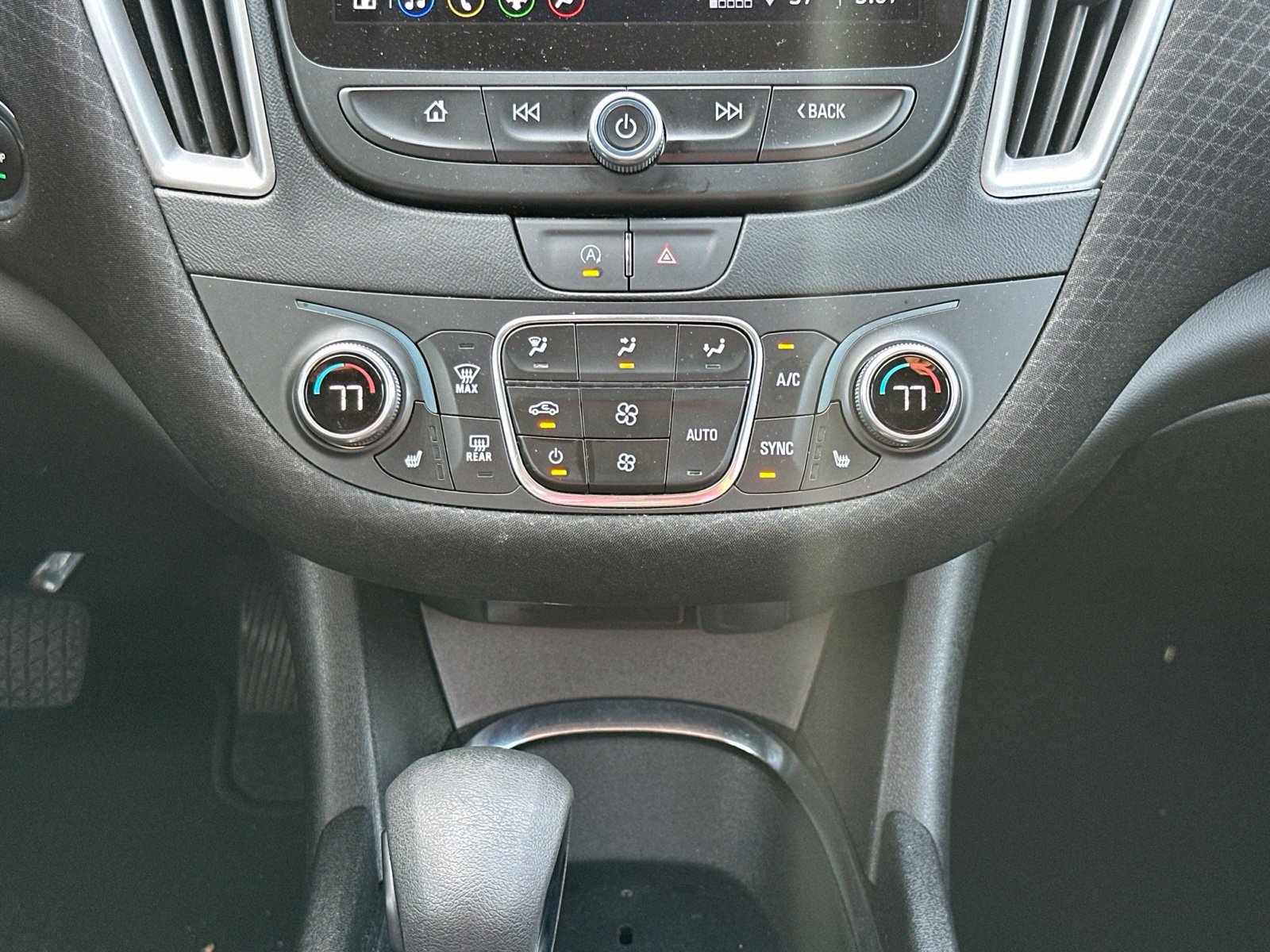 Used 2025 Chevrolet Malibu LT FWD image 13