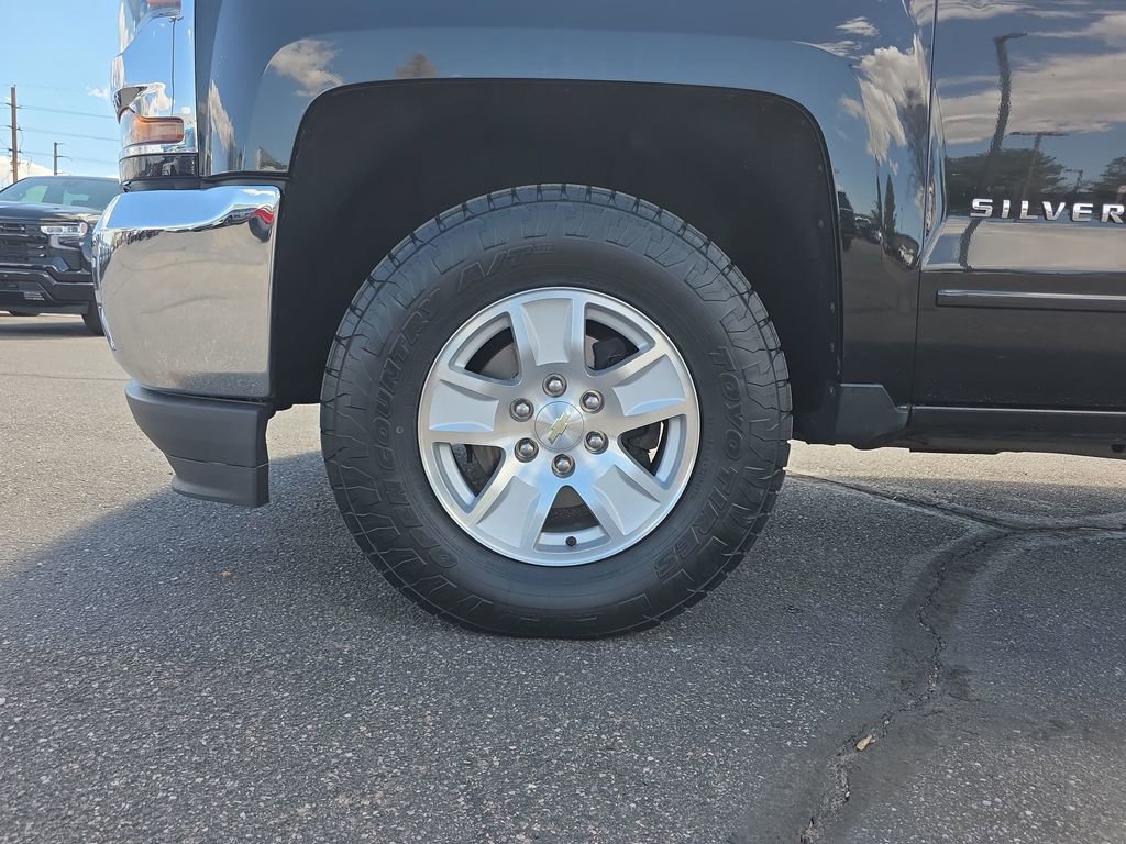 Used 2017 Chevrolet Silverado 1500 LT w/ All Star Edition image 27