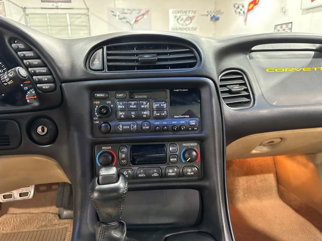 Used 2004 Chevrolet Corvette Coupe w/ Roof Package image 15