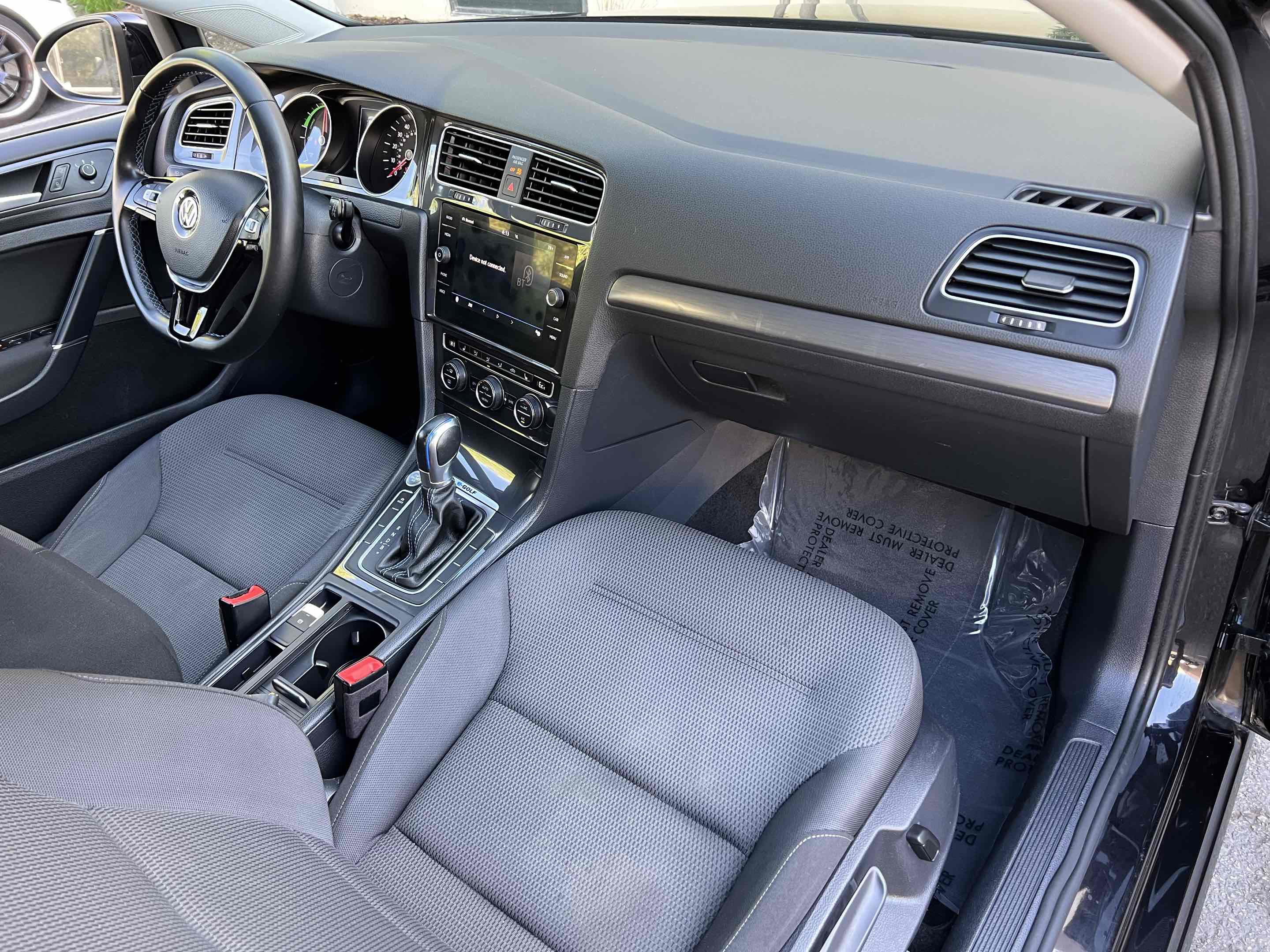 Used 2019 Volkswagen e-Golf SE w/ Driver Assistance Package FWD image 27