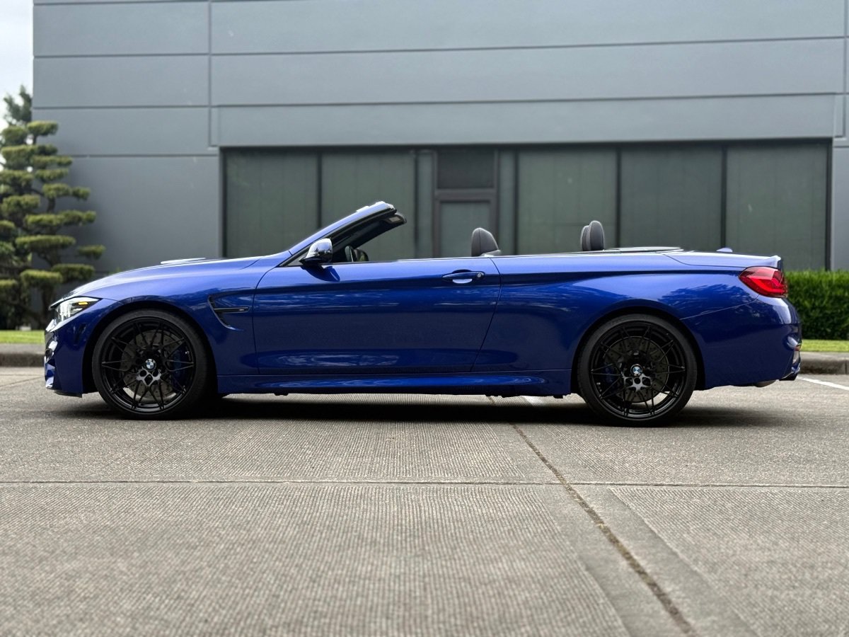 Used 2020 BMW M4 Convertible w/ Competition Package RWD image 10