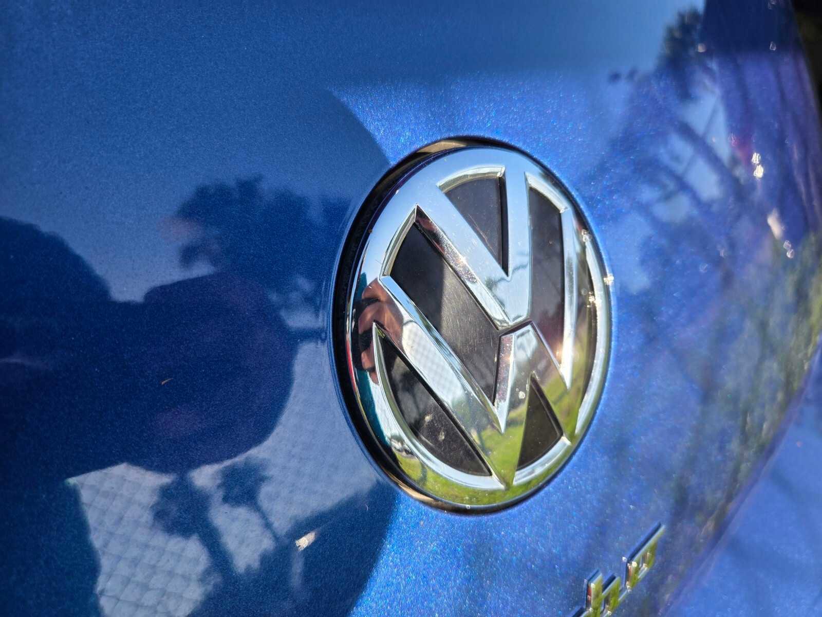 Used 2013 Volkswagen Beetle 2.0T FWD image 4