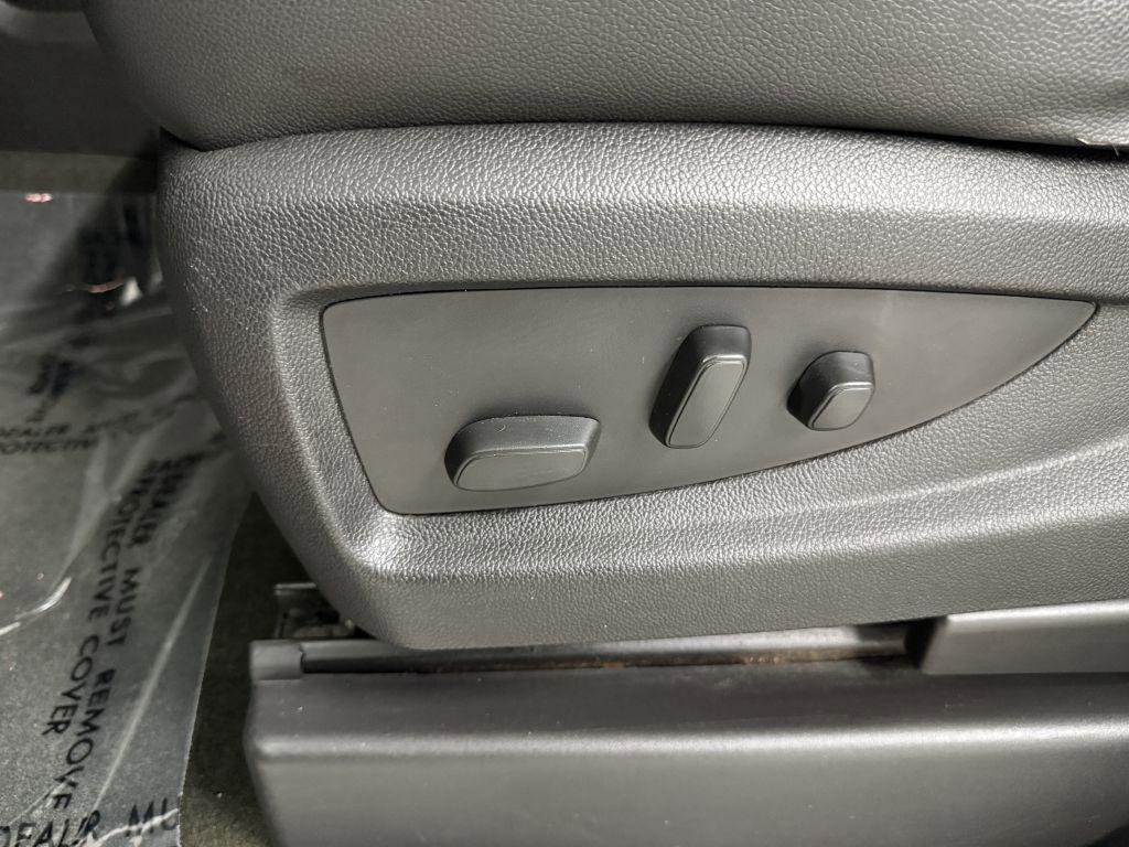 Used 2017 Chevrolet Suburban Premier image 12