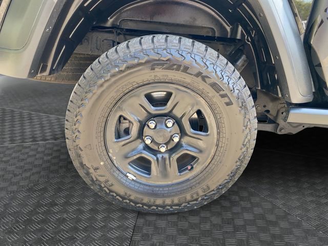 Used 2021 Jeep Gladiator Sport image 32