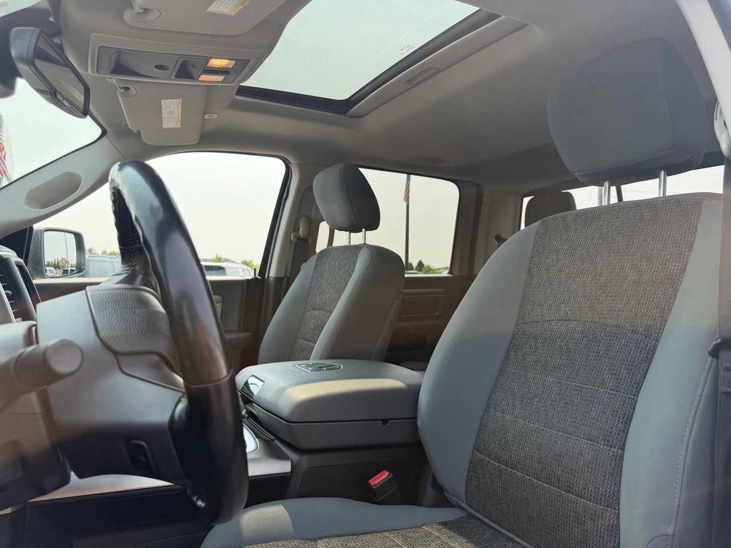 Used 2019 RAM 1500 Classic SLT w/ Black Appearance Group AWD/4WD image 24