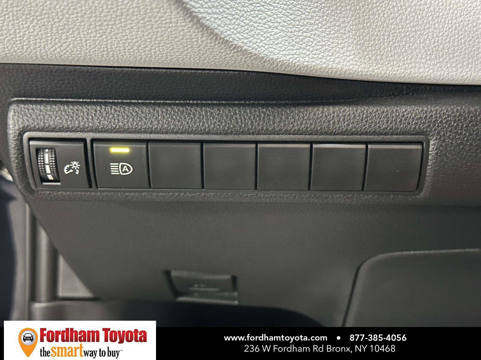 Used 2022 Toyota Corolla SE FWD image 21
