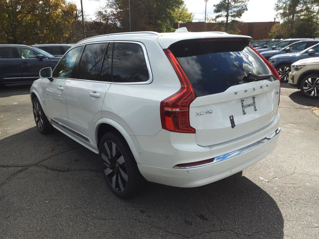 New 2025 Volvo XC90 T8 Plus w/ Protection Package Premier image 7