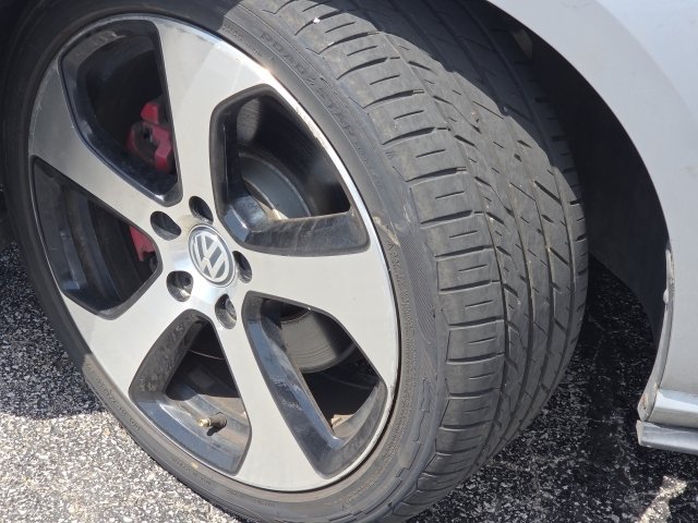 Used 2015 Volkswagen GTI S FWD image 7