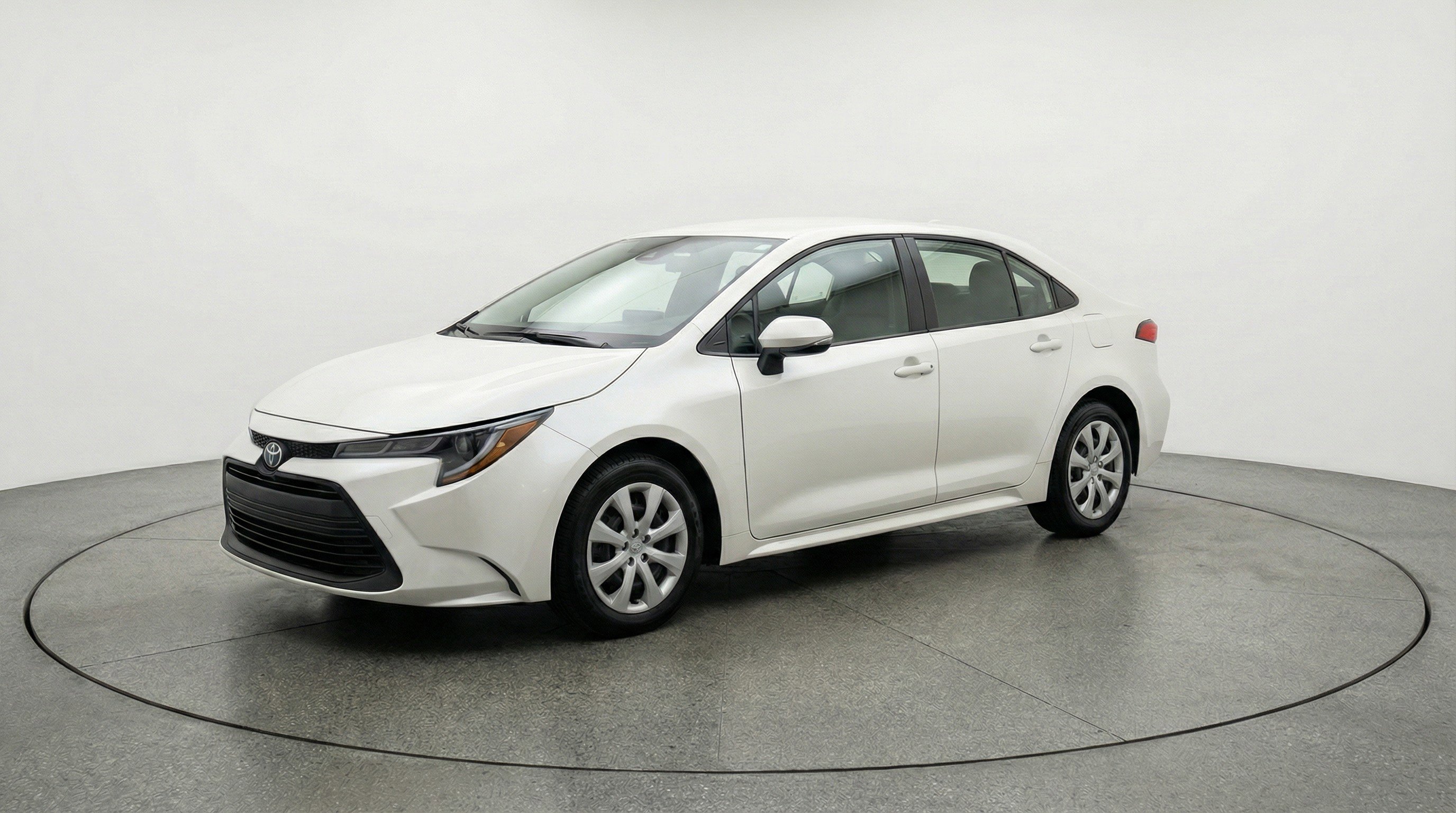Used 2025 Toyota Corolla LE FWD image 3