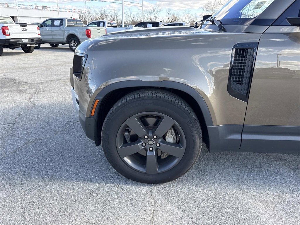 Used 2020 Land Rover Defender 110 SE image 31