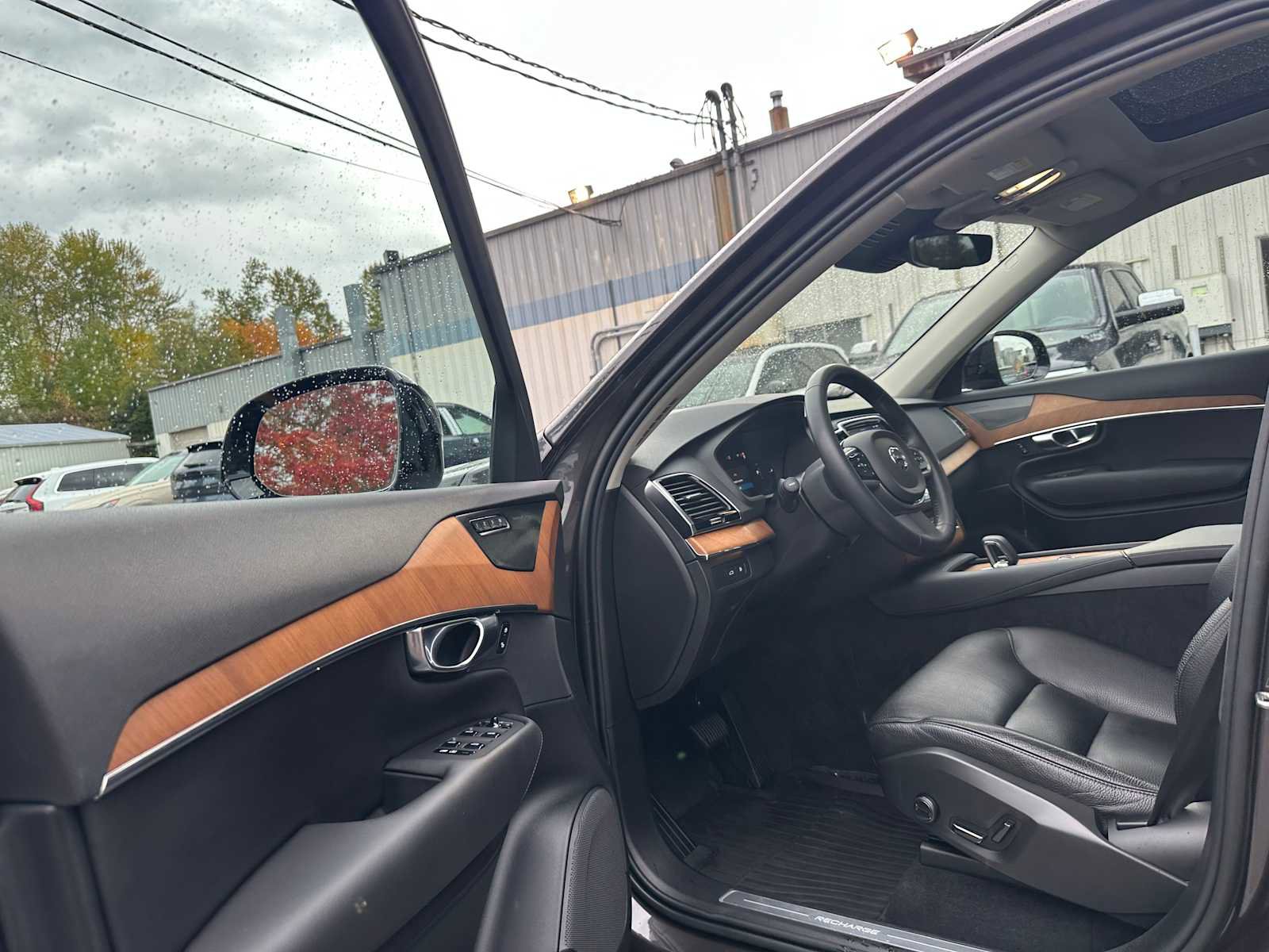 Certified 2023 Volvo XC90 T8 Plus image 29