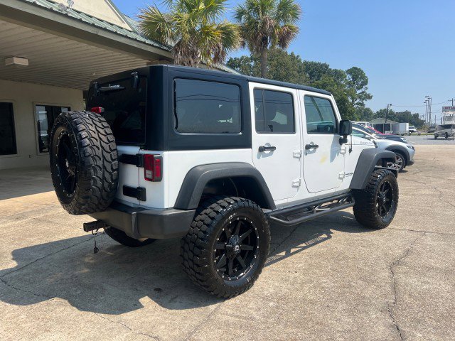 Used 2018 Jeep Wrangler Unlimited Rubicon w/ Connectivity Group AWD/4WD image 5