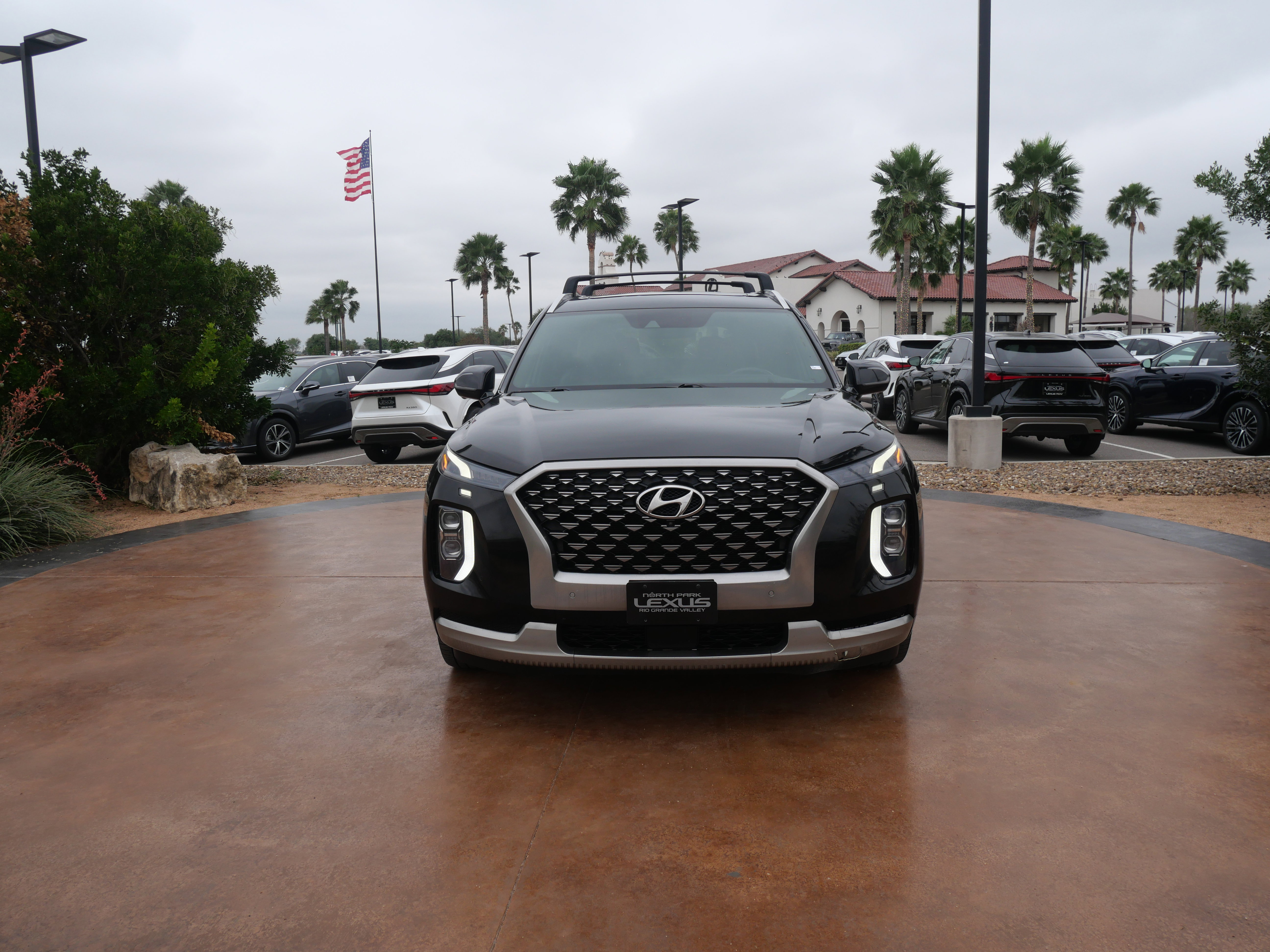 Used 2022 Hyundai Palisade Calligraphy image 6