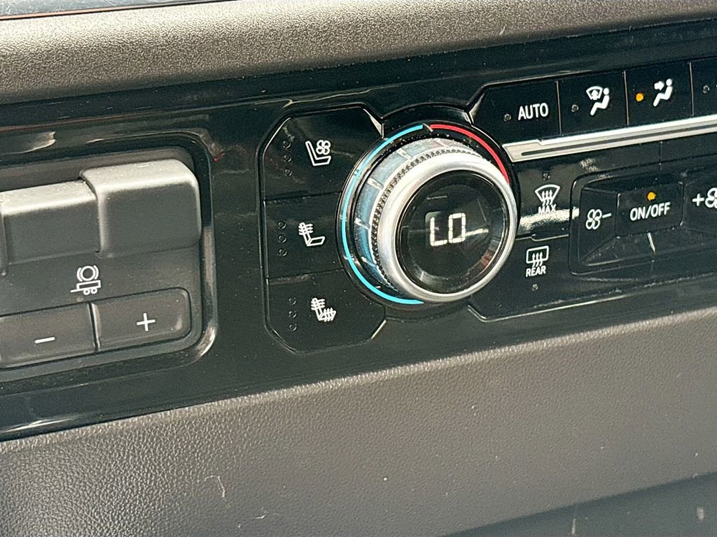 Used 2023 GMC Sierra 1500 SLT w/ SLT Premium Plus Package AWD/4WD image 20