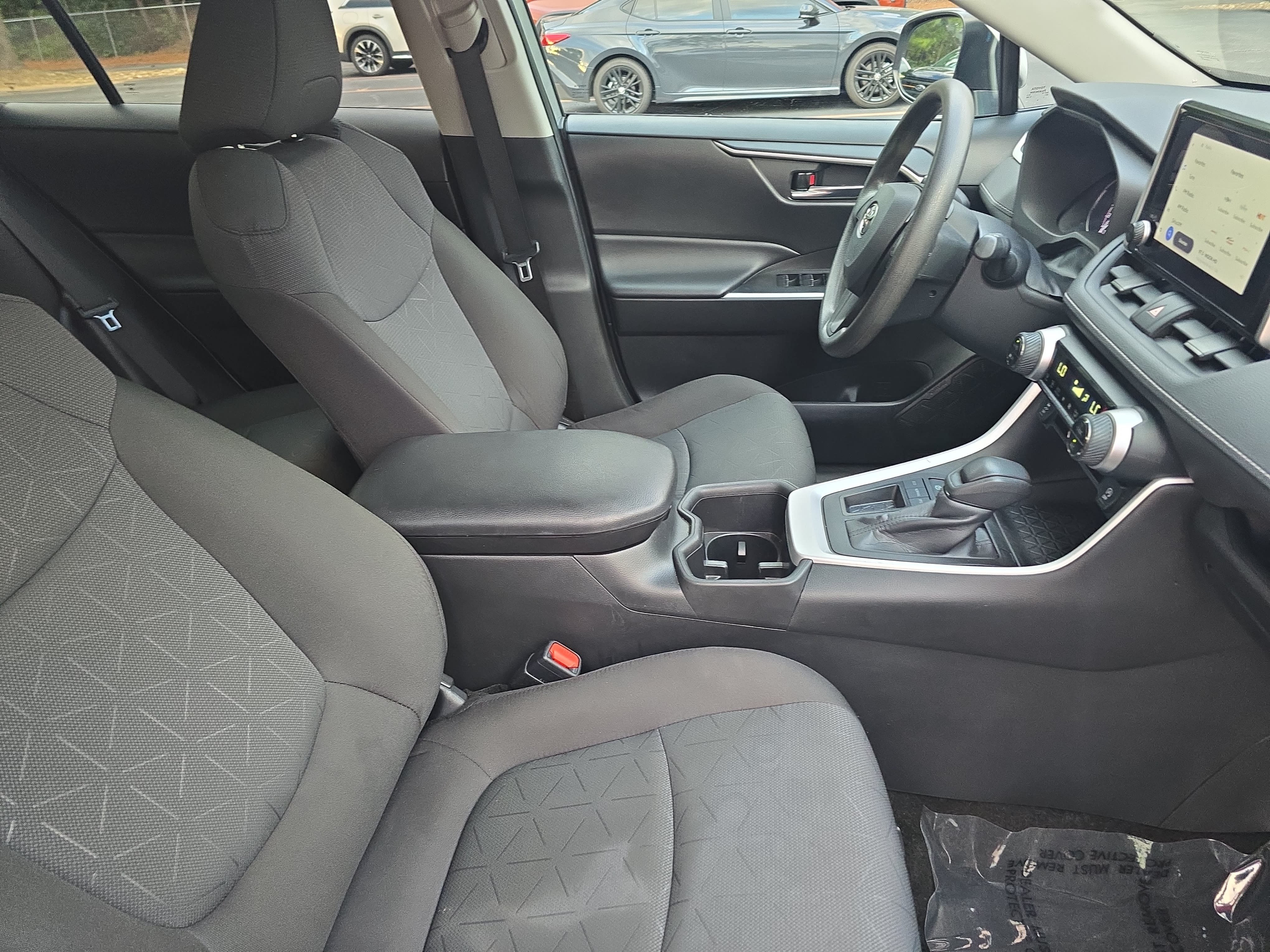 Used 2024 Toyota RAV4 XLE FWD image 10