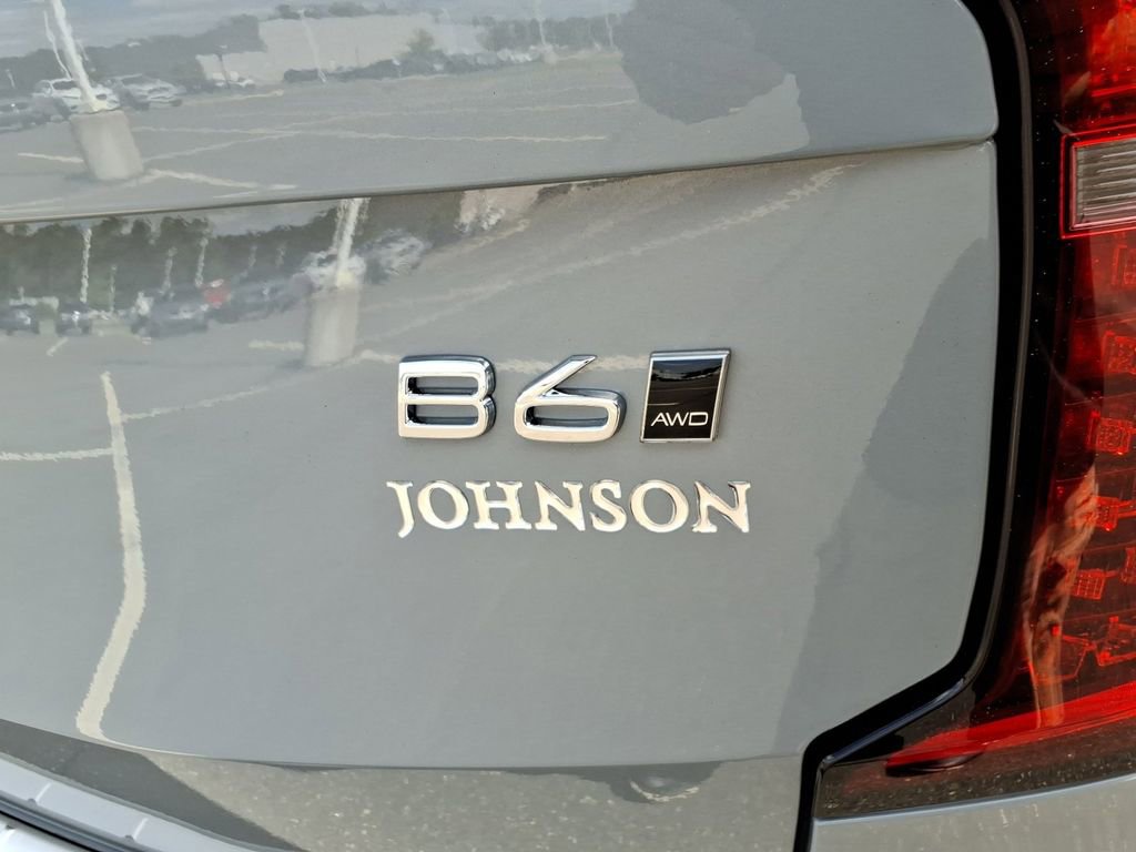 New 2026 Volvo XC90 B6 Plus w/ Protection Package Premier image 6