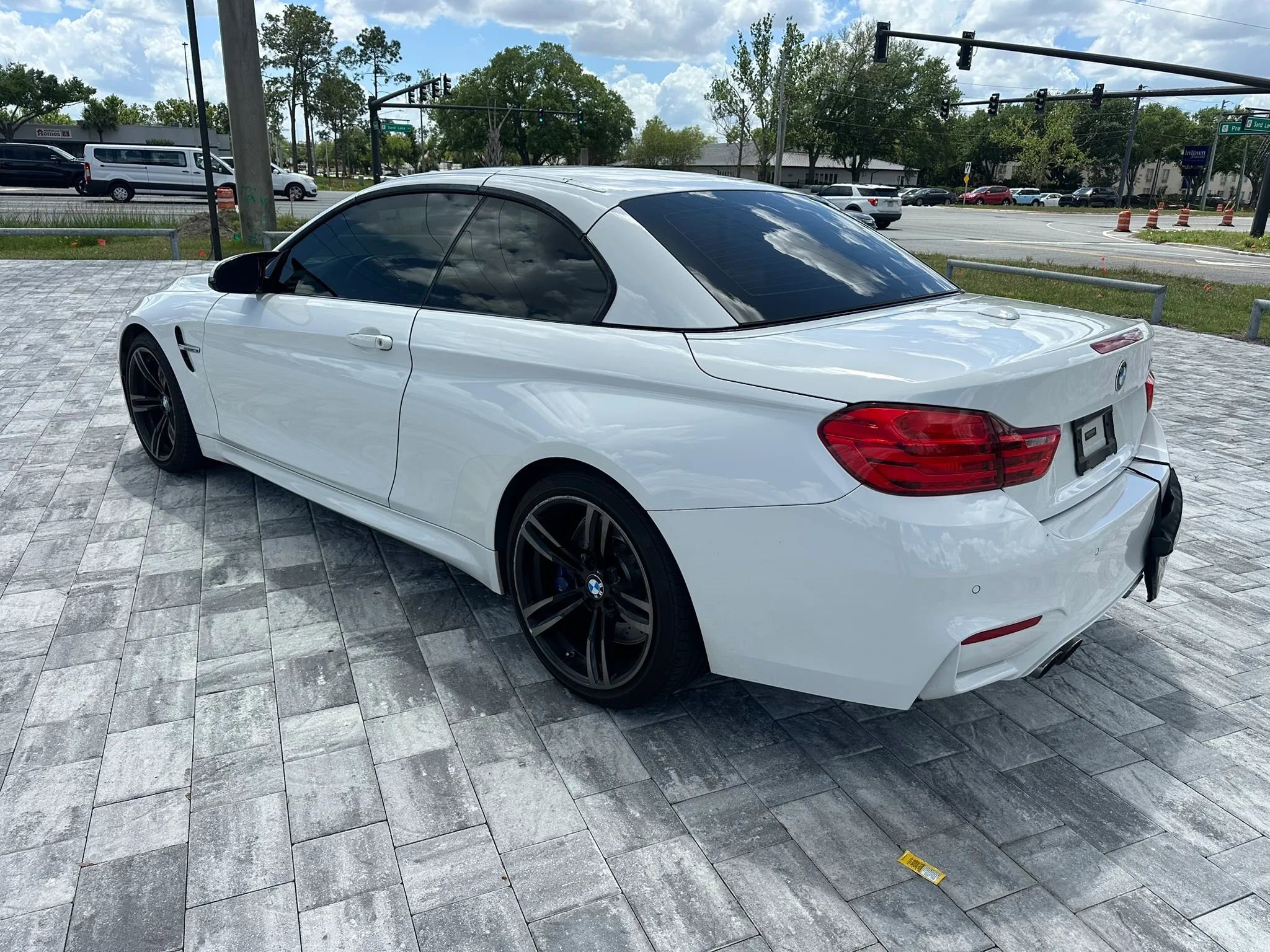 Used 2016 BMW M4 Convertible image 4