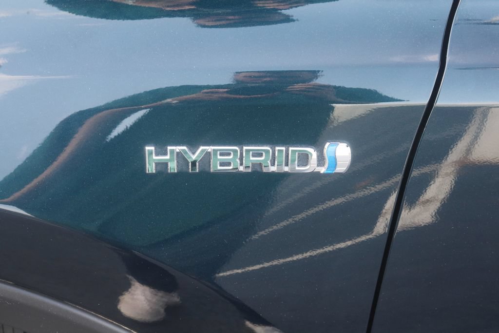 Certified 2018 Toyota RAV4 LE AWD/4WD image 35