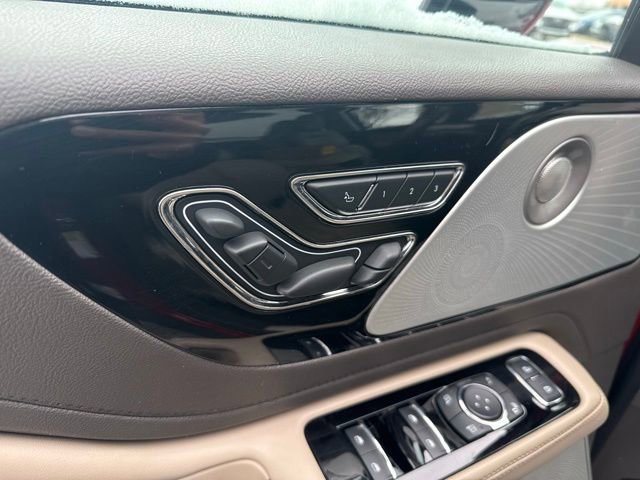 Used 2020 Lincoln Aviator Reserve w/ Equipment Group 202A image 23