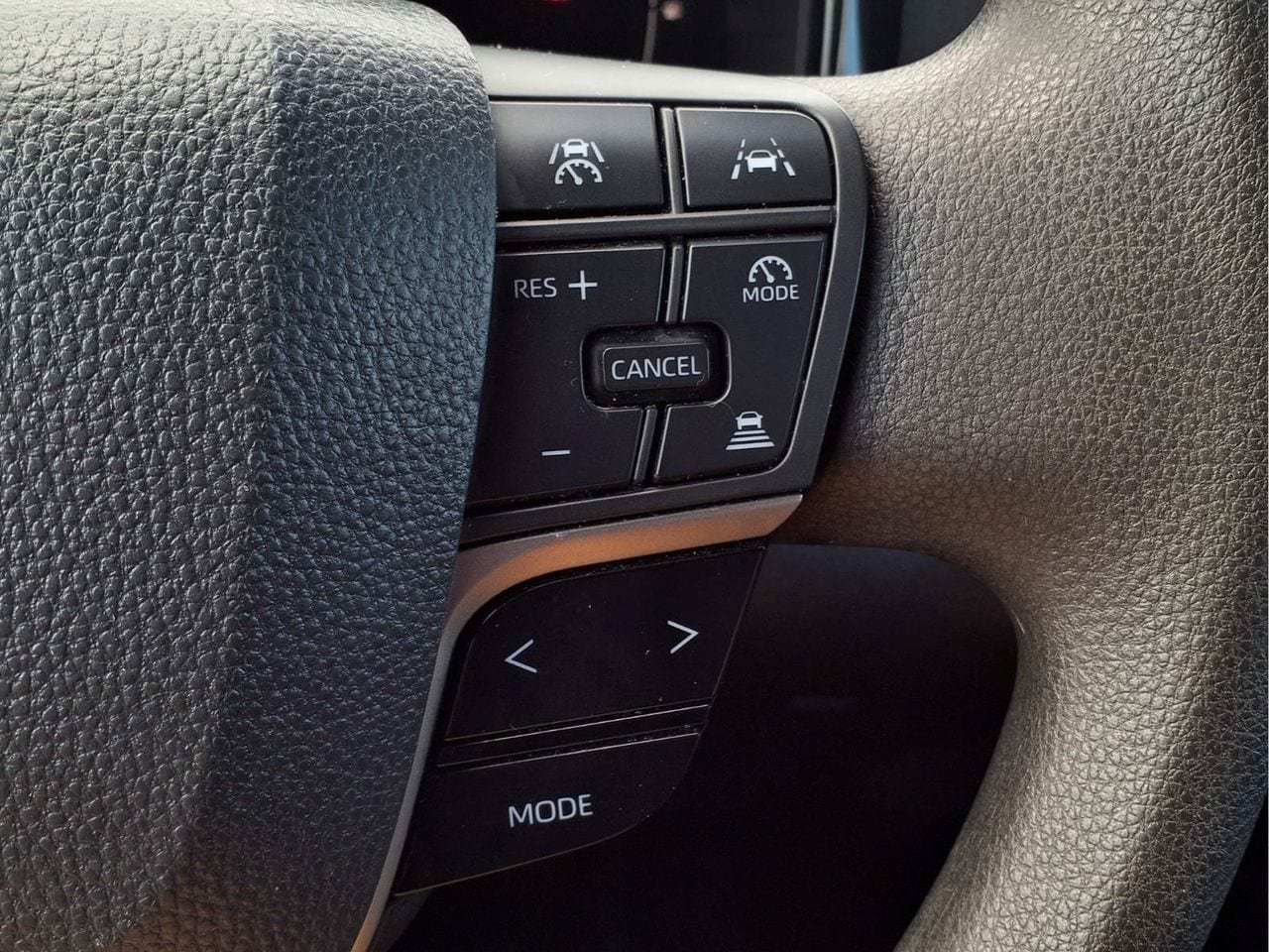 Used 2025 Toyota Camry LE FWD image 20