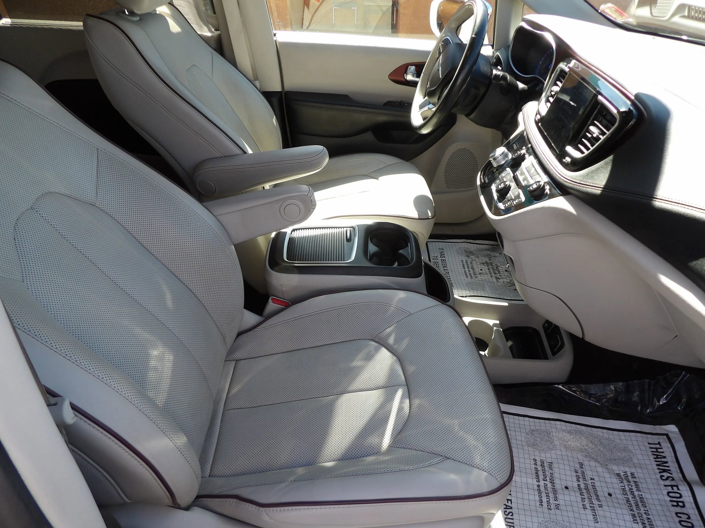 Used 2020 Chrysler Pacifica Limited image 15